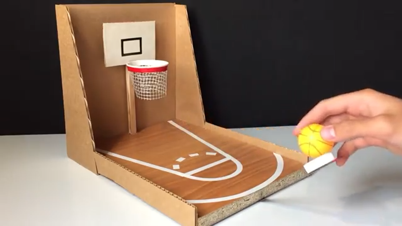 ساخت صفحه بازی بسکتبال با مقواکارتن- ورزش-مستبقات ورزشی-بسکتبال-سرگرمی-اسباب‌بازی